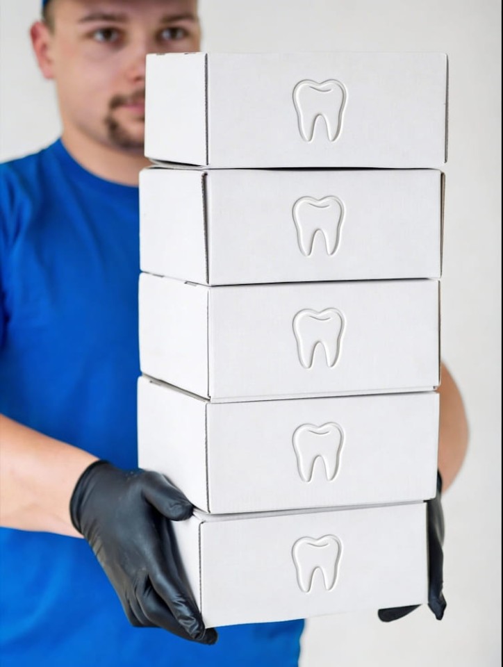 packaging-impianti-dentali-stampa-produzione.jpg Packaging per laboratori odontotecnici